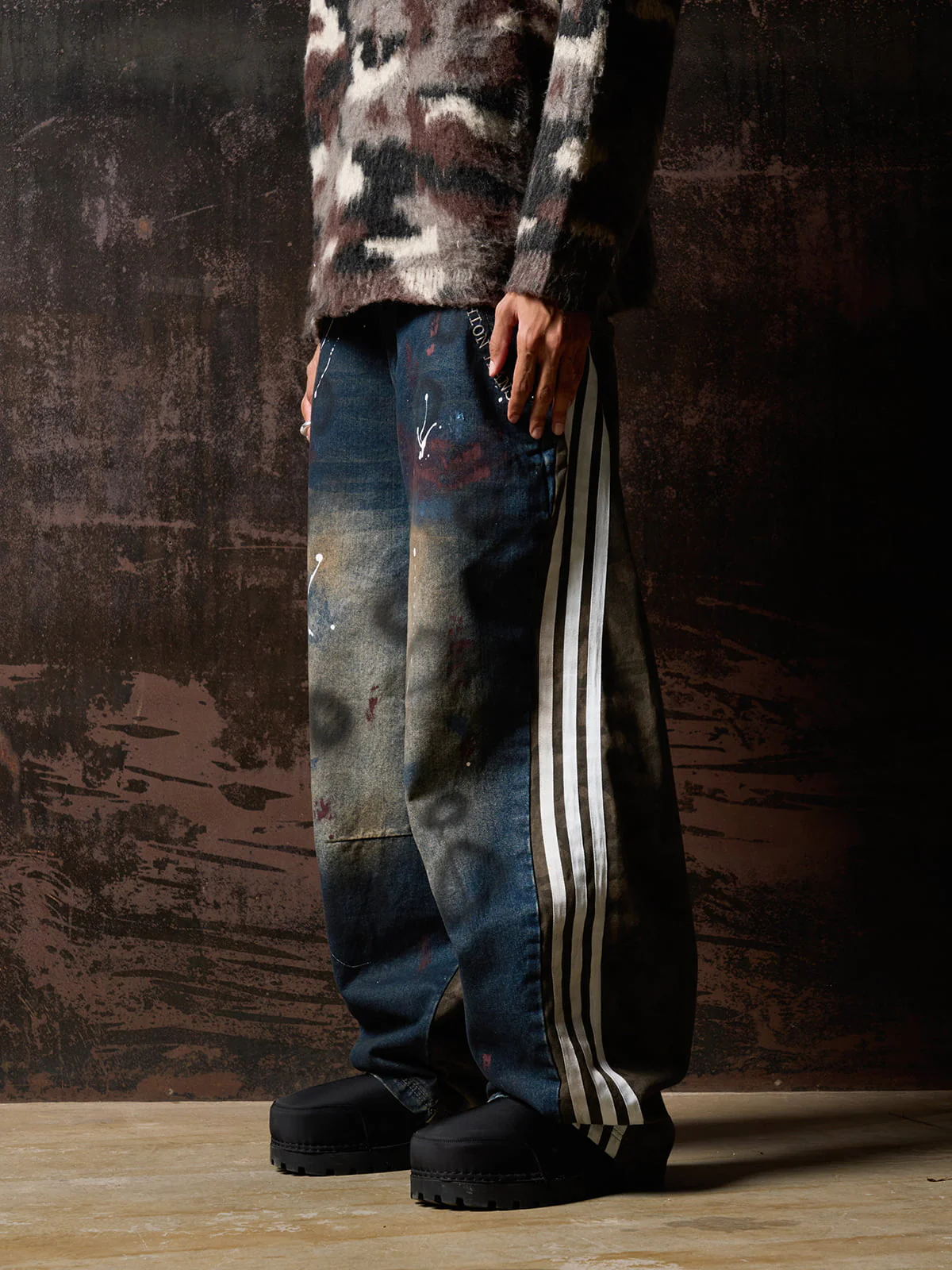 Washed Stripe Patchwork Totem Print Baggy Jeans - Image 12