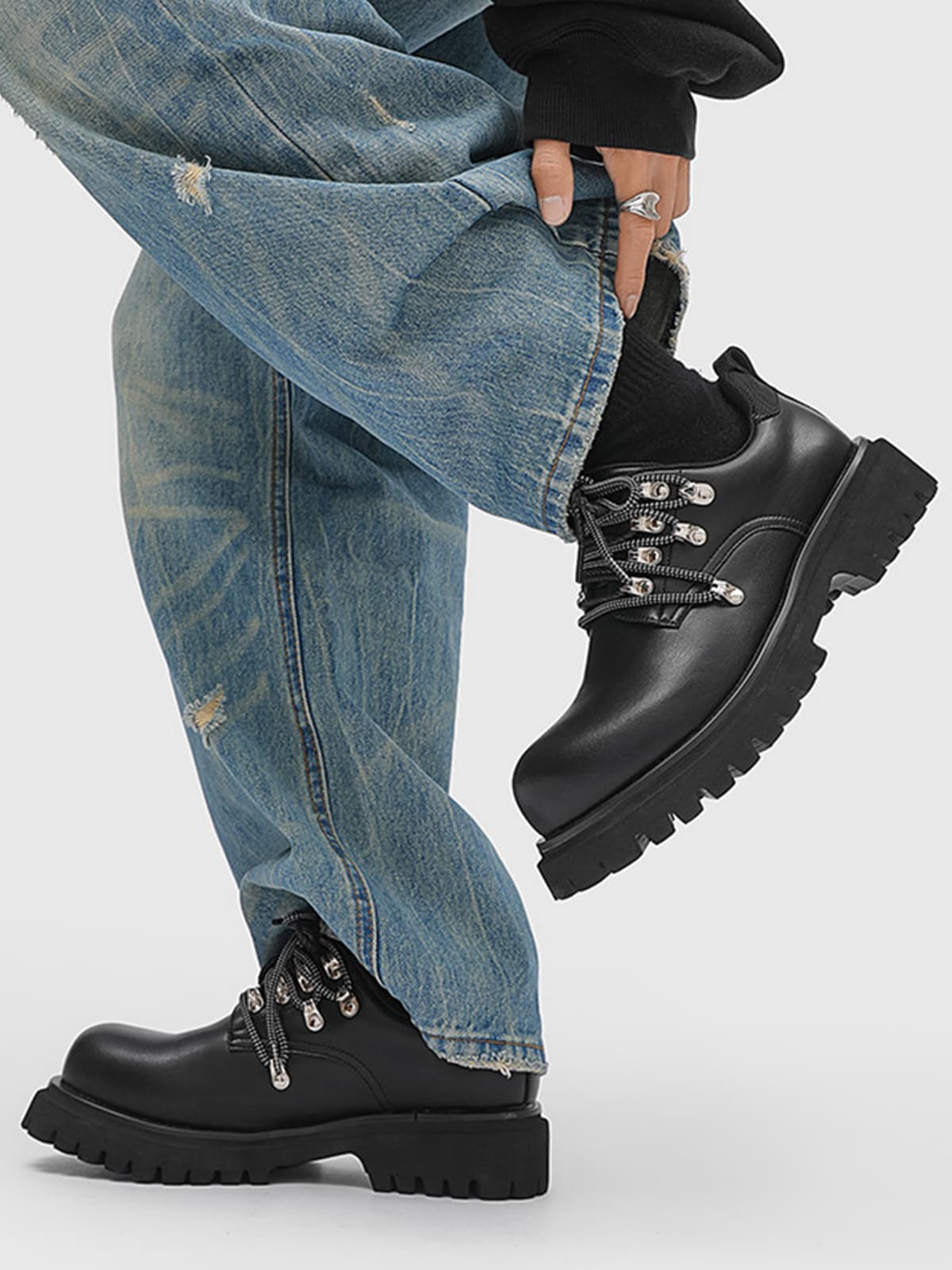 Chunky Rivet Street Style Round Toe Leather Derby Shoes - Image 3