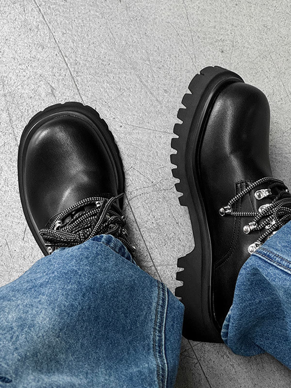 Chunky Rivet Street Style Round Toe Leather Derby Shoes - Image 4
