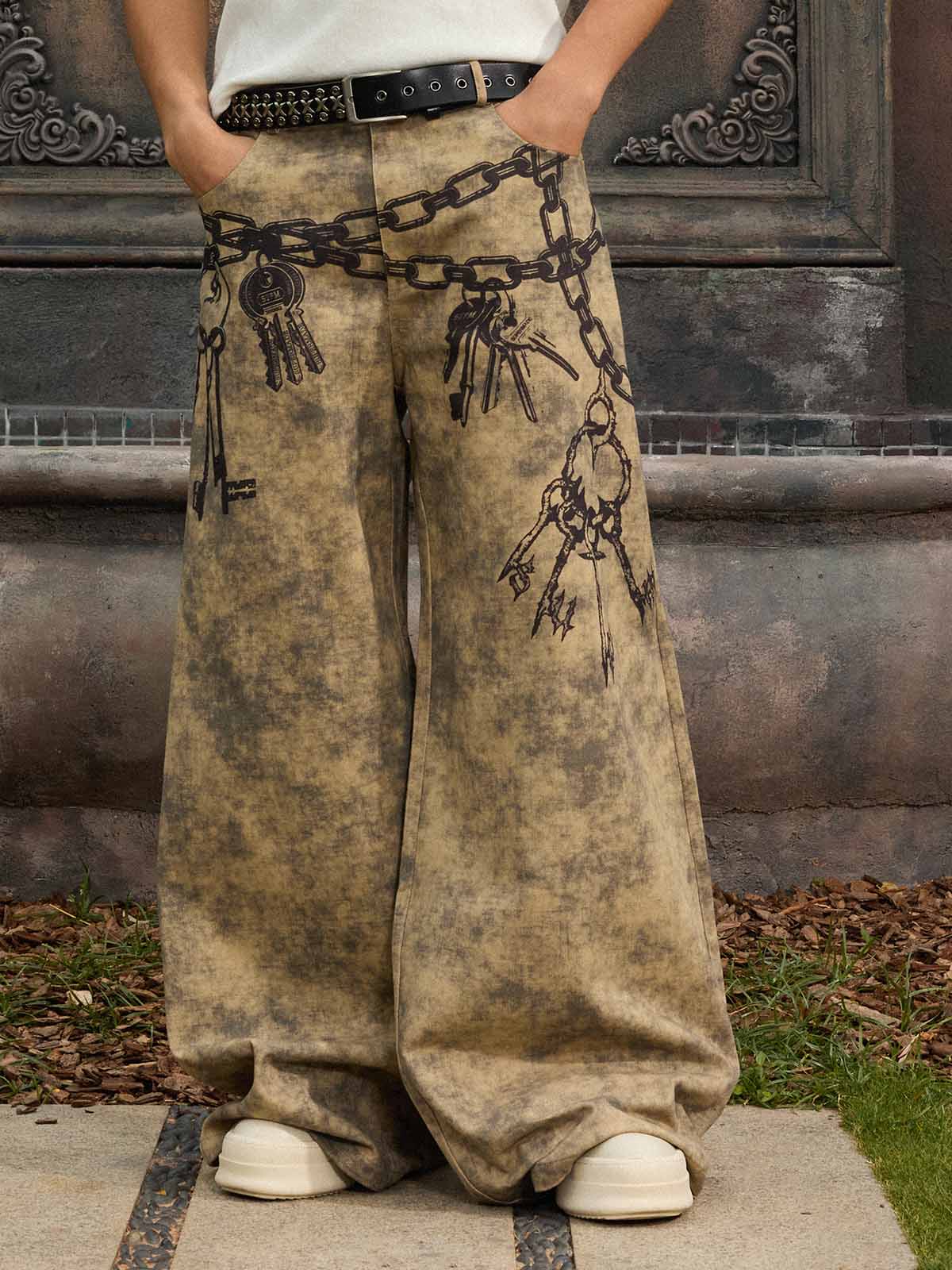 Distressed Chain And Key Print Baggy Pants - Image 12