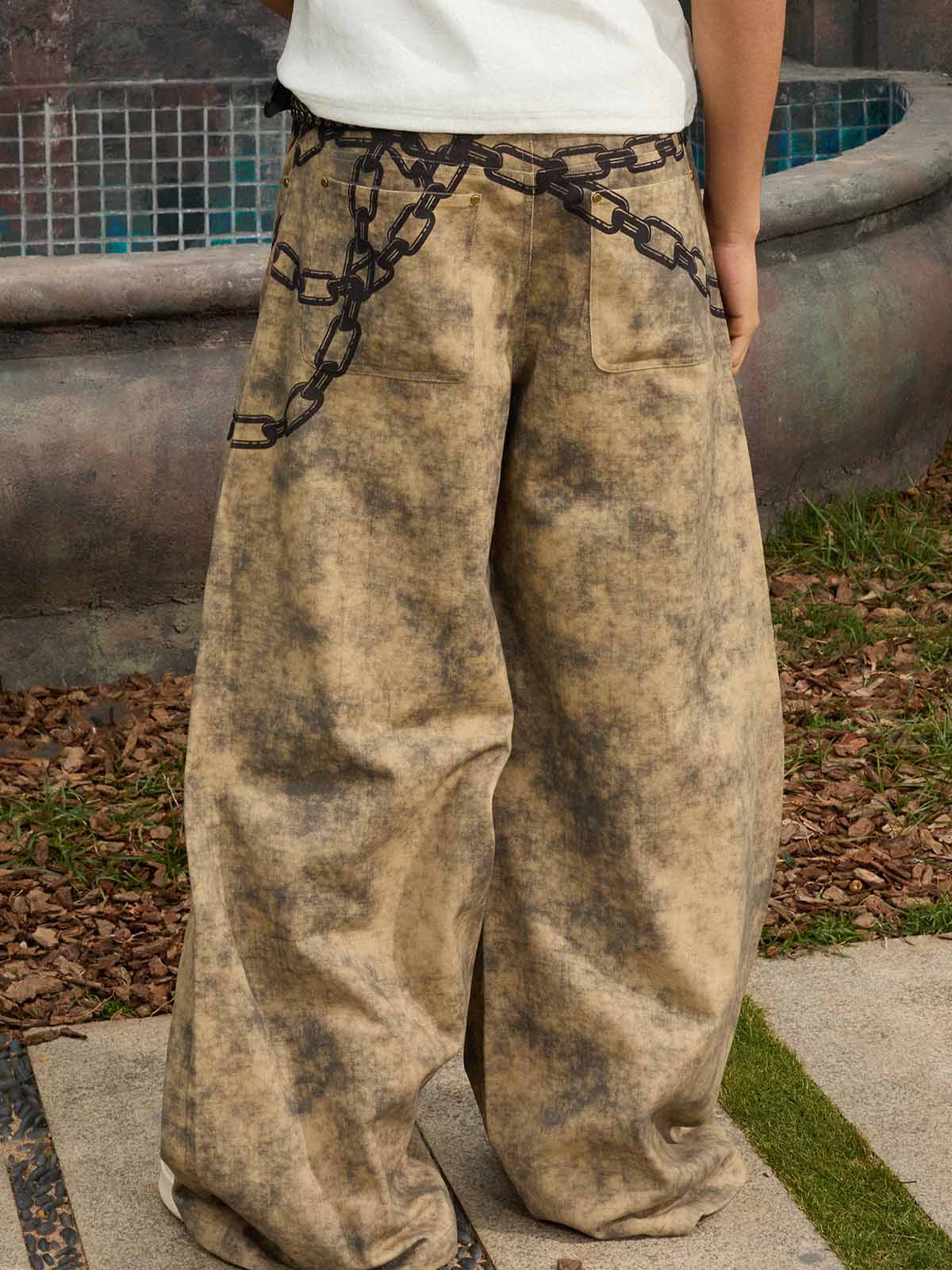 Distressed Chain And Key Print Baggy Pants - Image 13