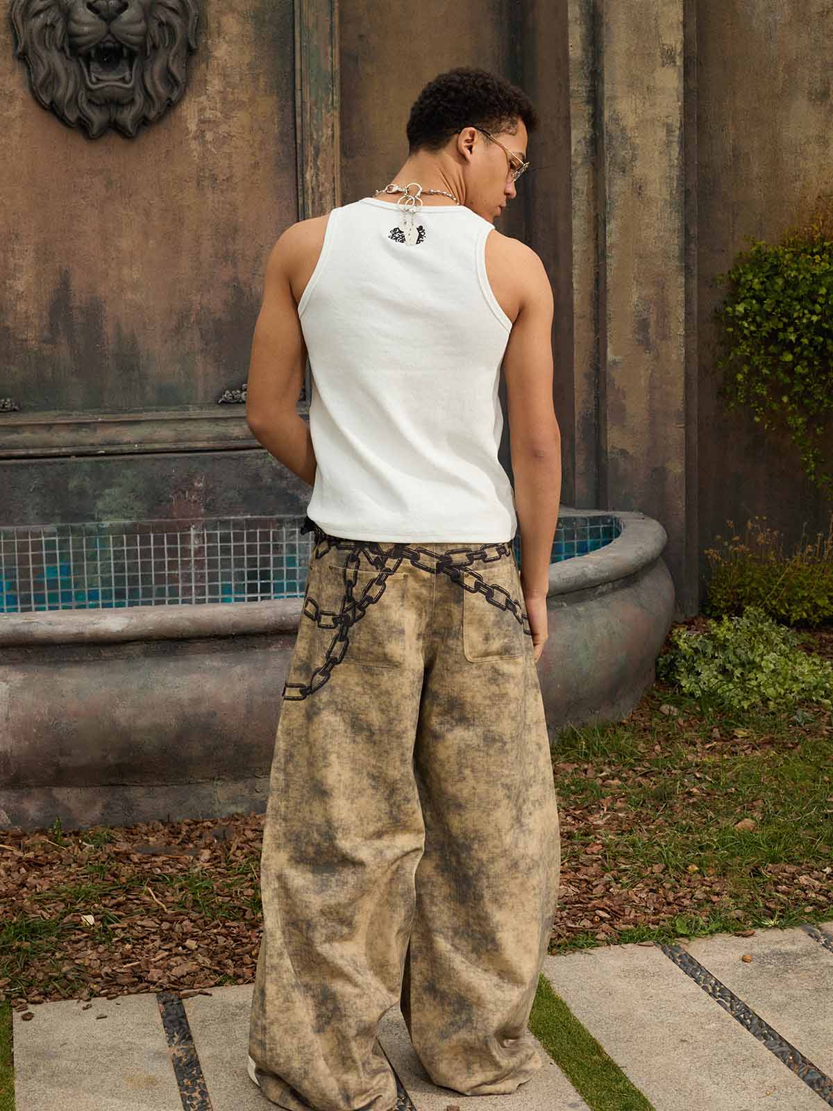 Distressed Chain And Key Print Baggy Pants - Image 14
