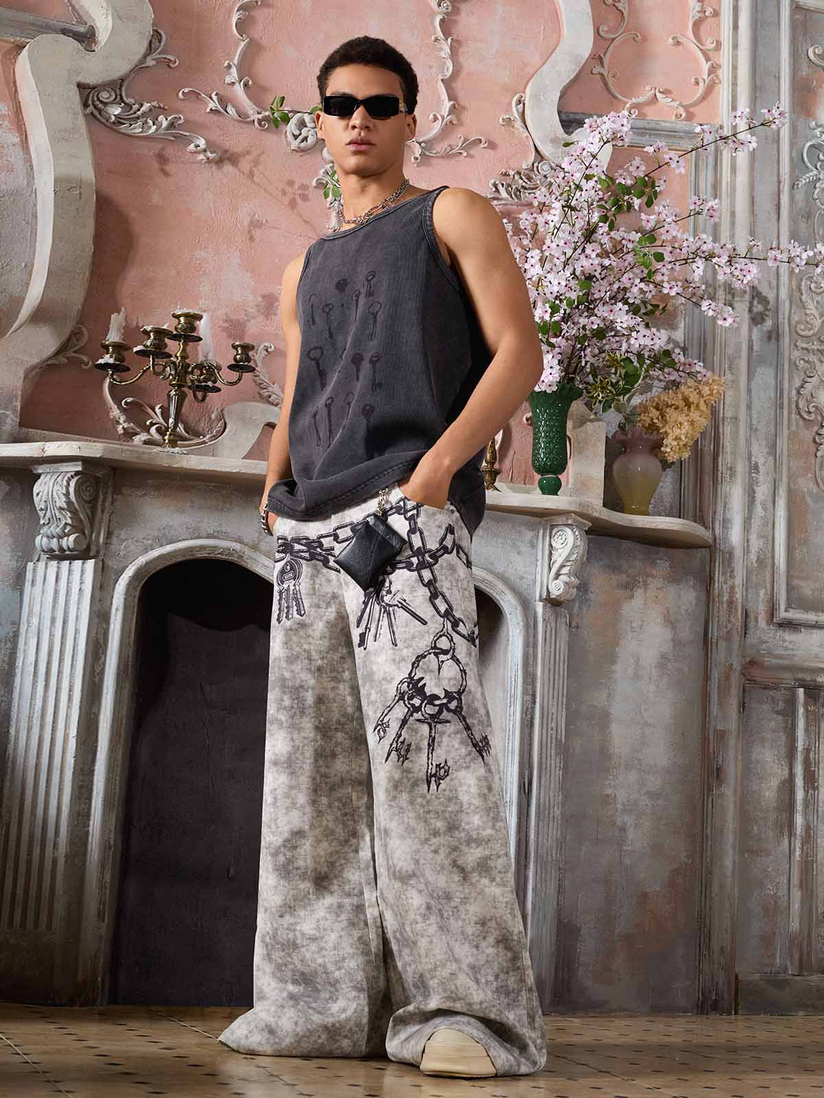 Distressed Chain And Key Print Baggy Pants - Image 16