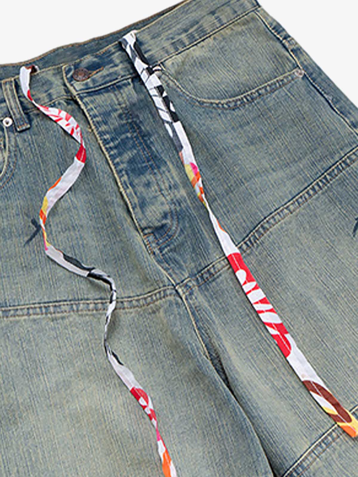 Distressed Contrast Drawstring Knee-Length Jeans - Image 10