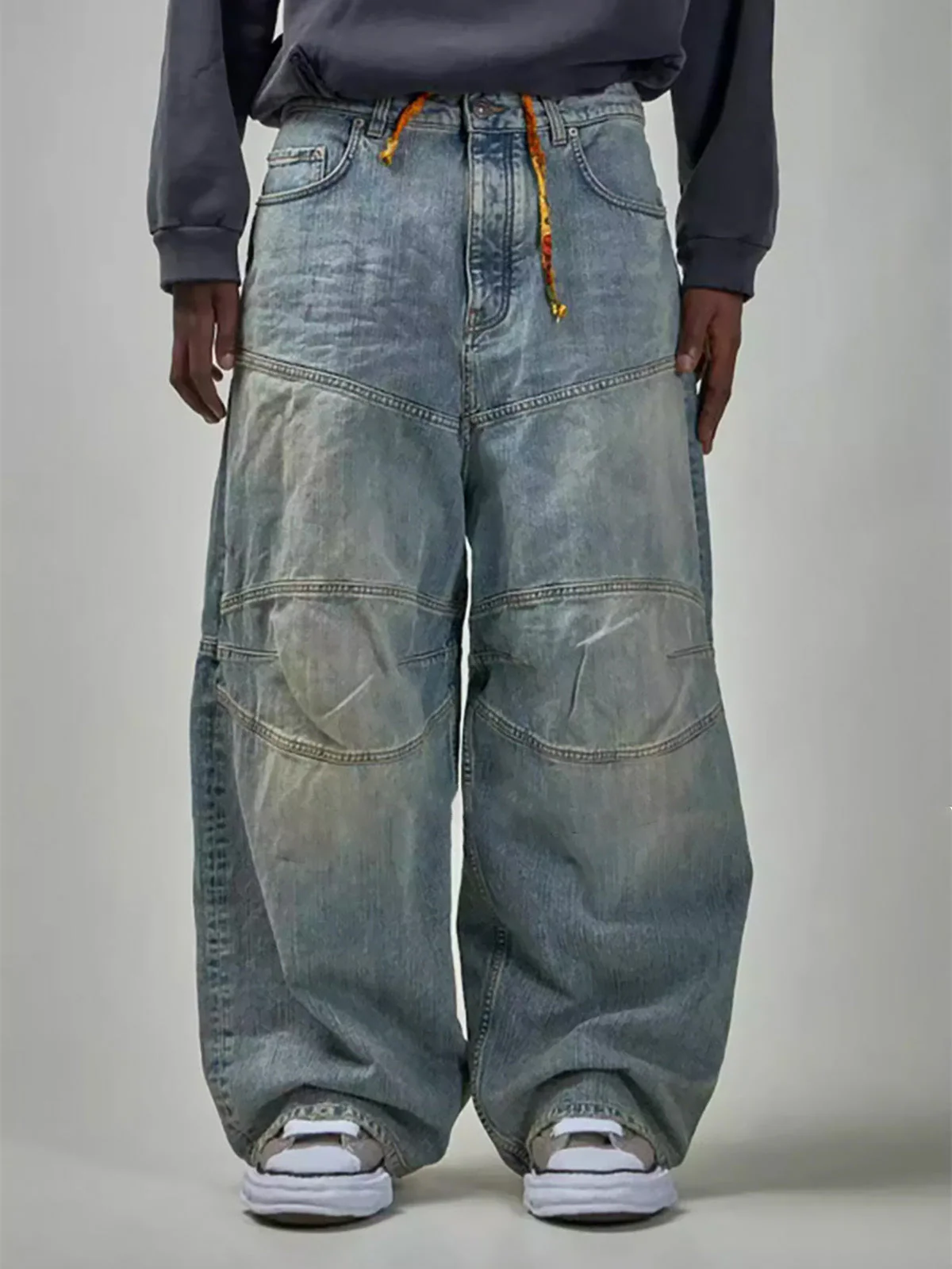 Distressed Contrast Drawstring Knee-Length Jeans - Image 3