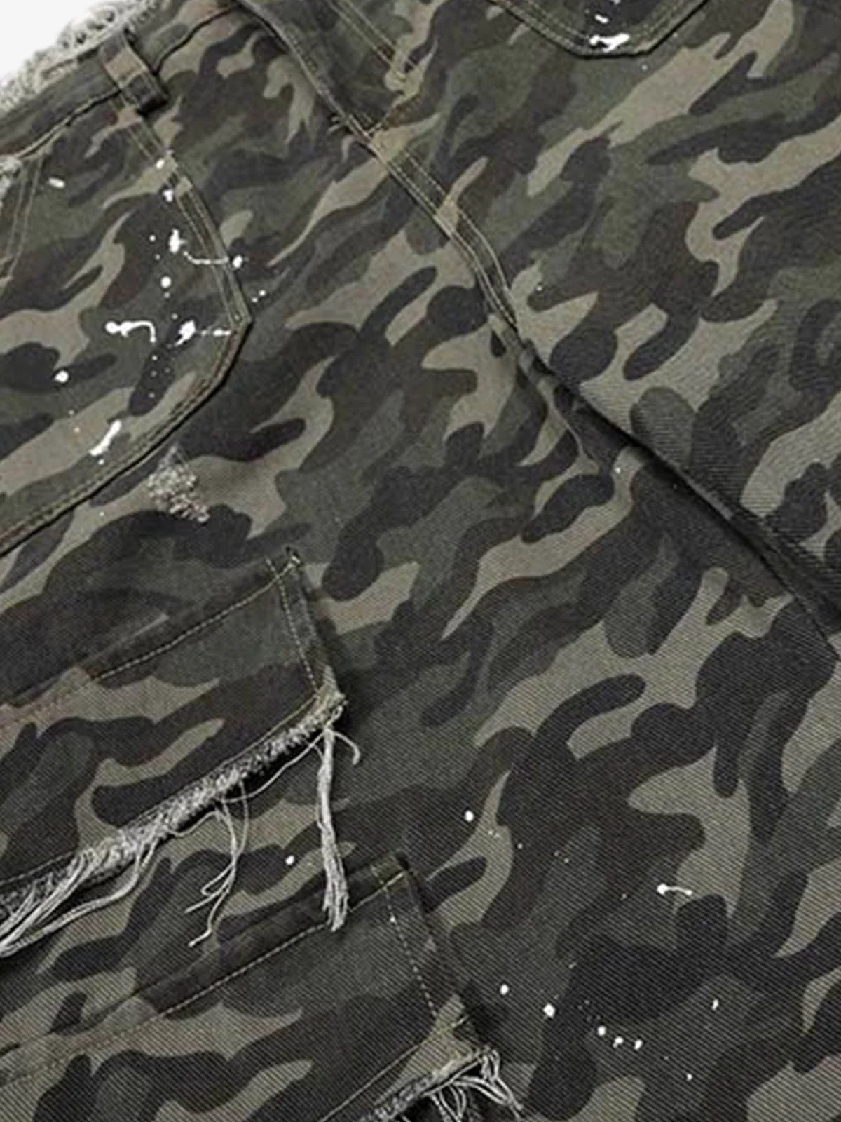 Distressed Frayed Camo Cargo Jorts - Image 8