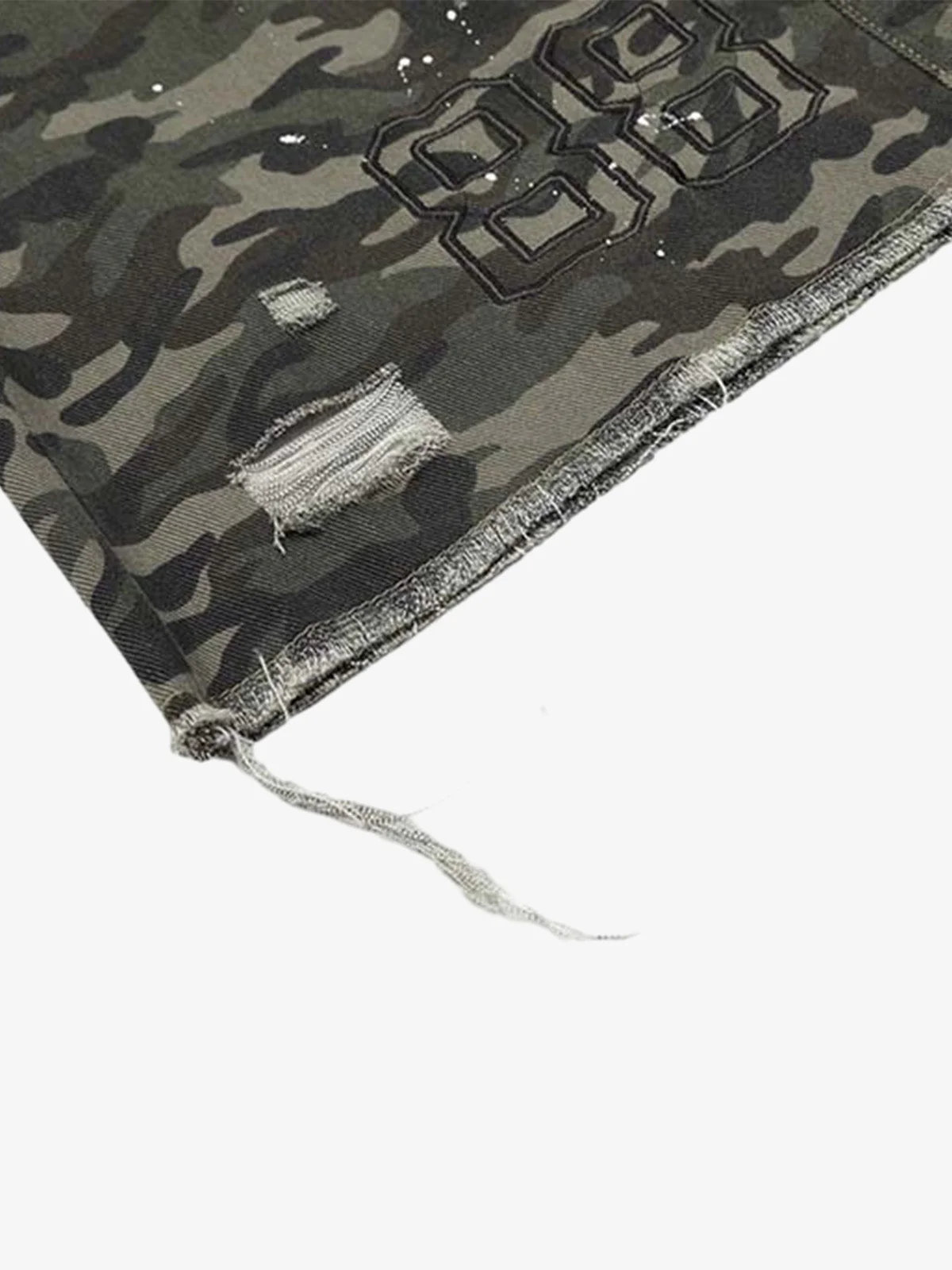 Distressed Frayed Camo Cargo Jorts - Image 9