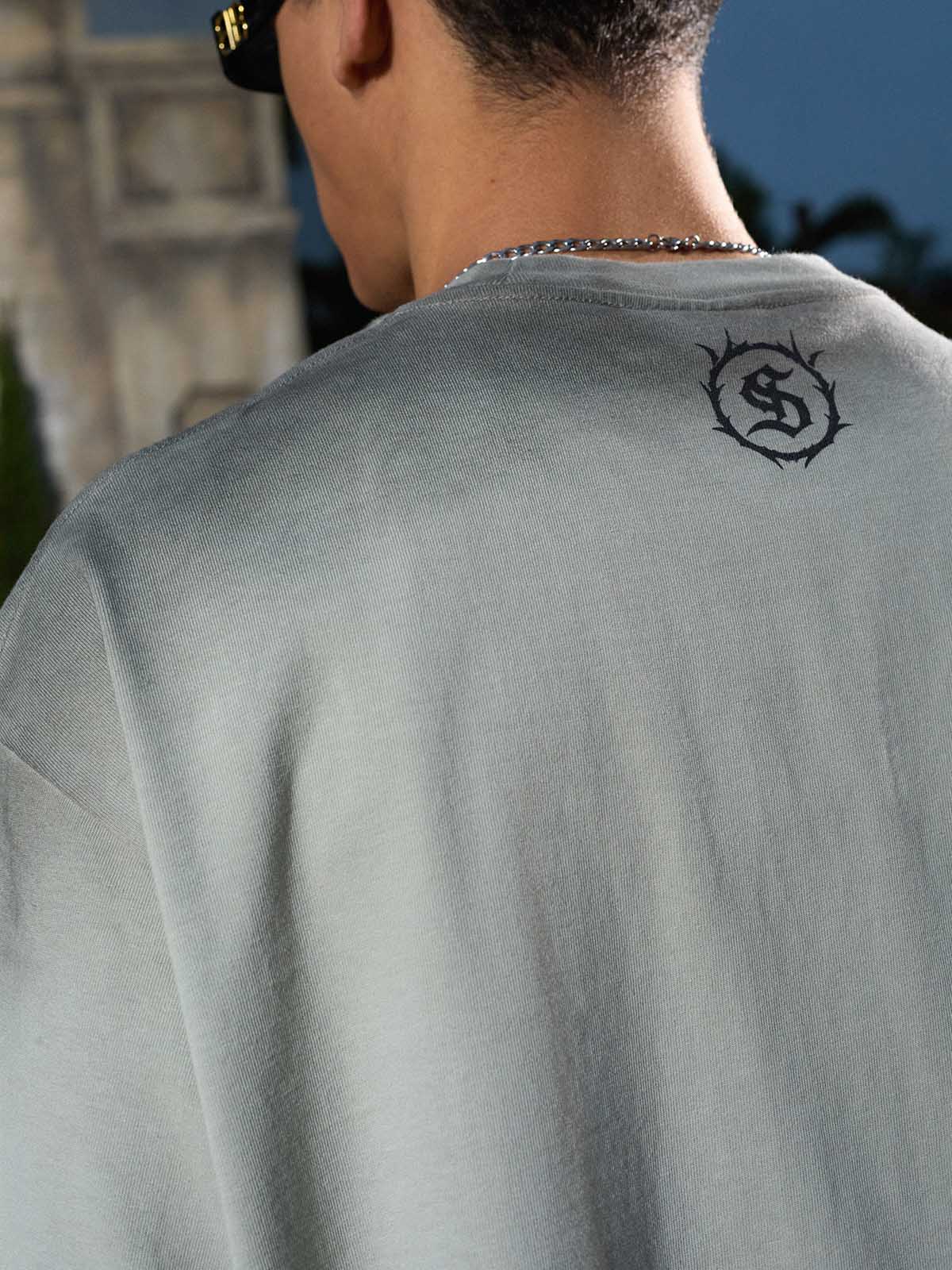 Distressed Rebellious Gun and Cross Print T-Shirt - Image 8