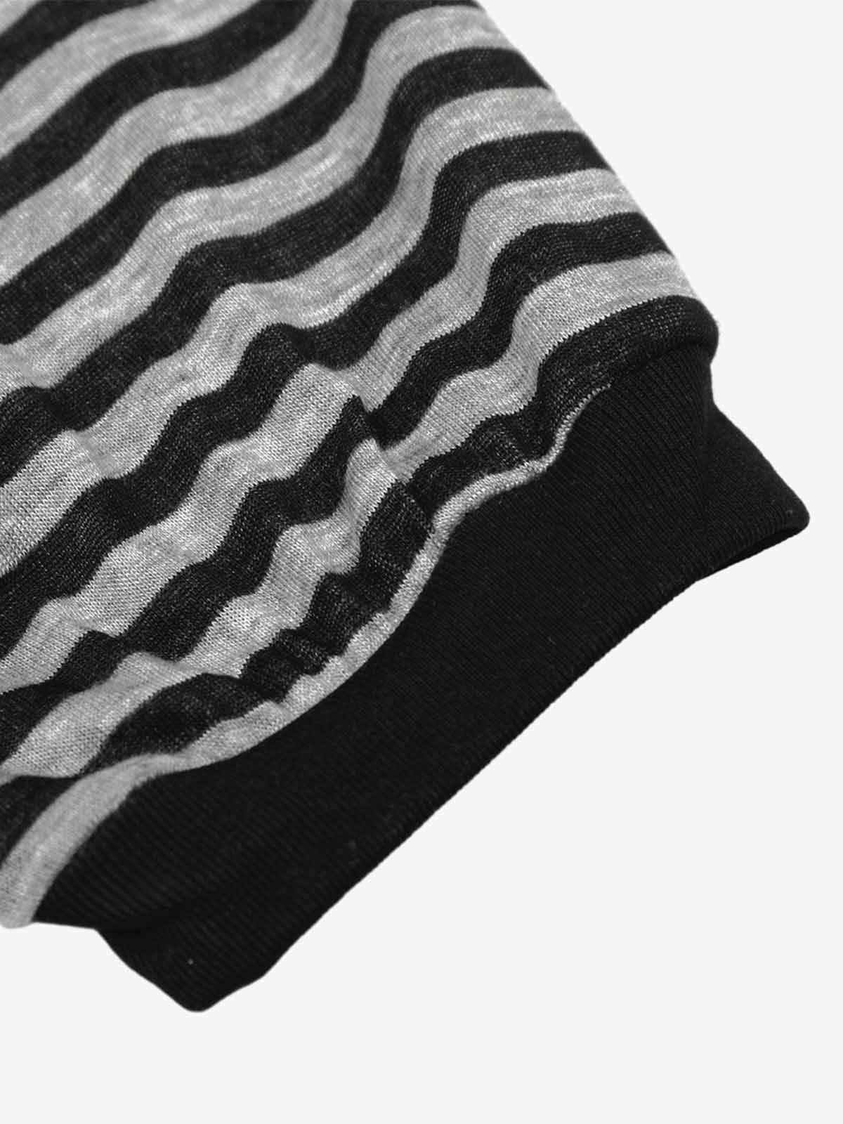Layered Star Graphic Distressed T-Shirt - Image 7
