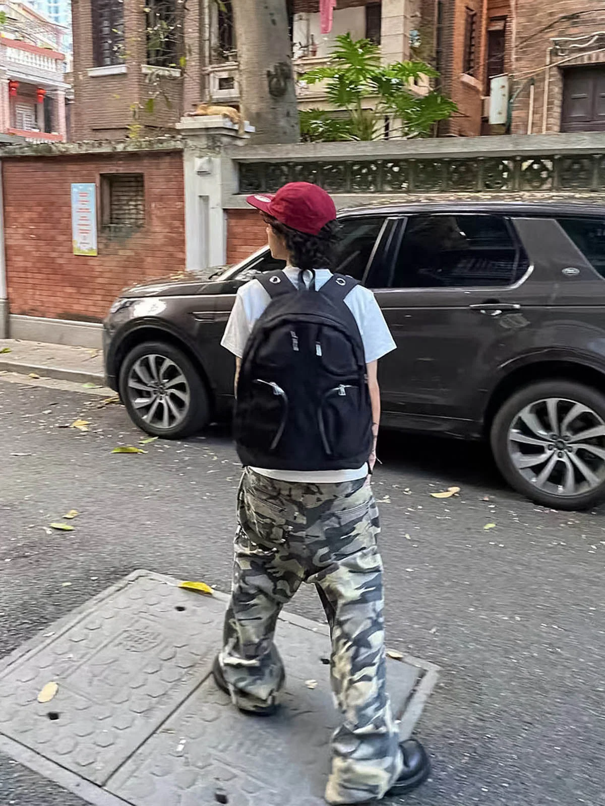 Metal Partition Multi-Pocket Nylon Backpack - Image 4