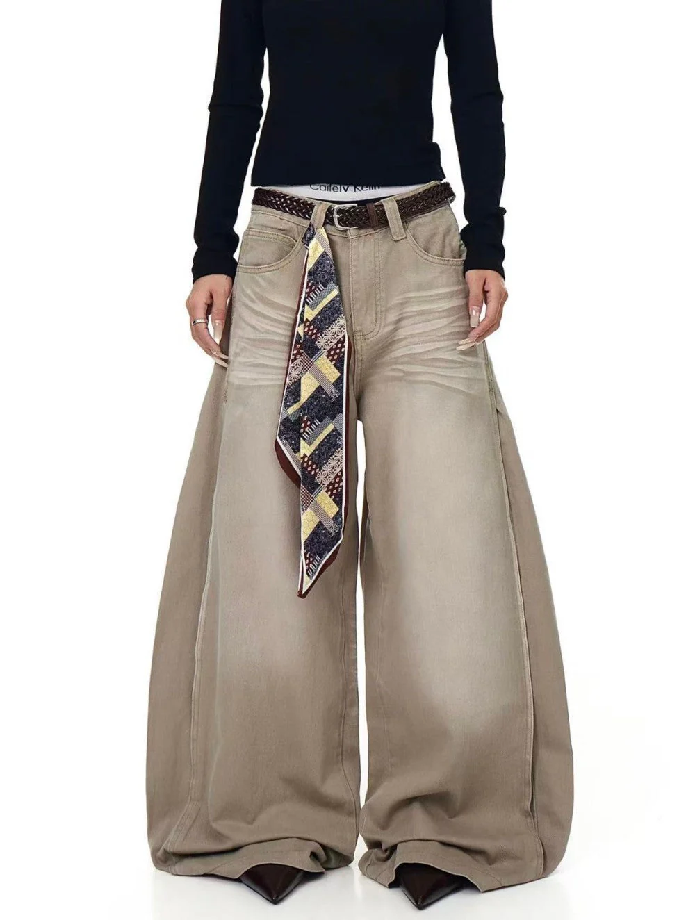 Scarf Belt Detail Balloon Wide Leg Jeans - Image 3