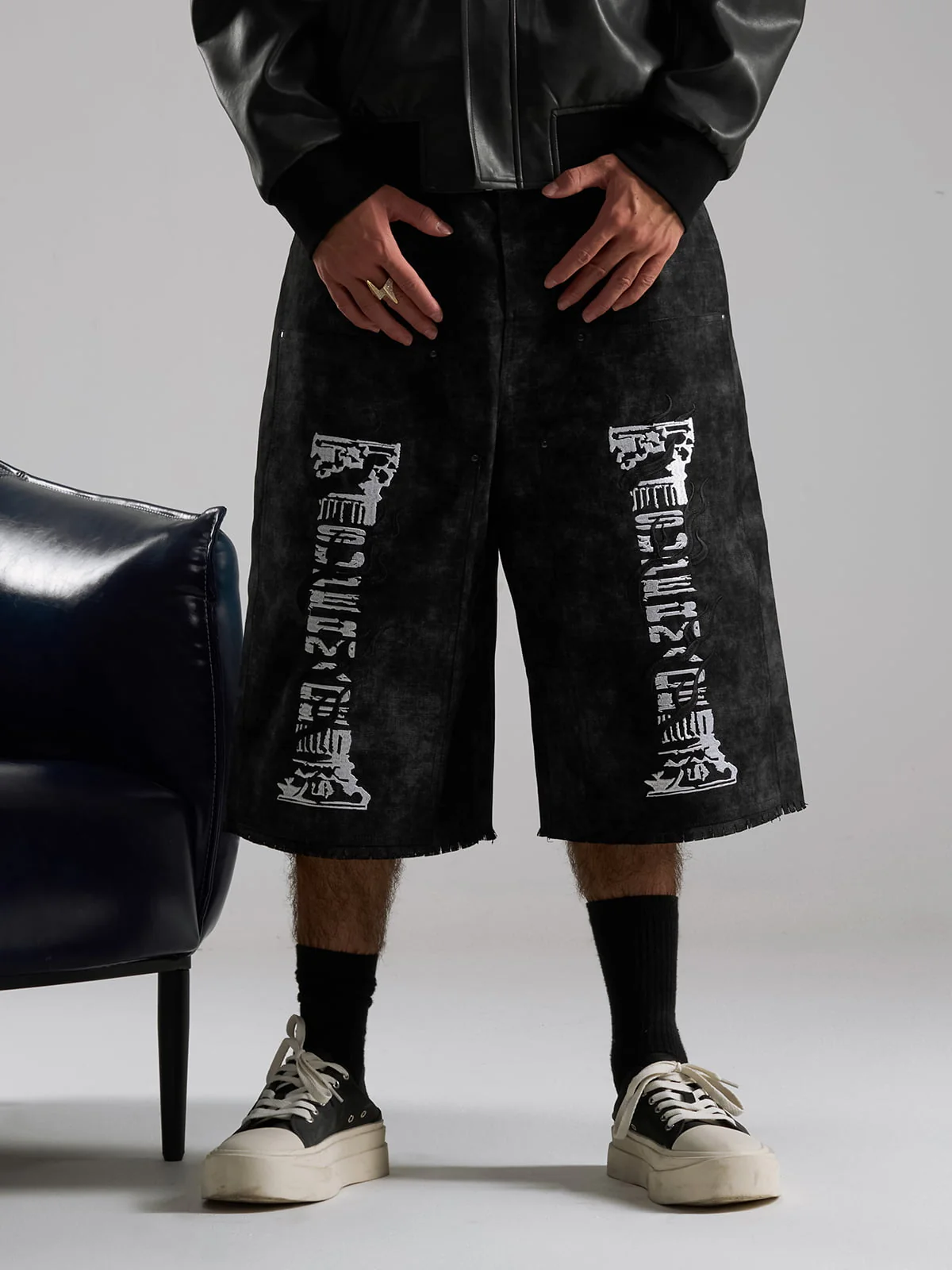 SUPERMADE Roman Column Pattern Embroidered Jeans - Image 3