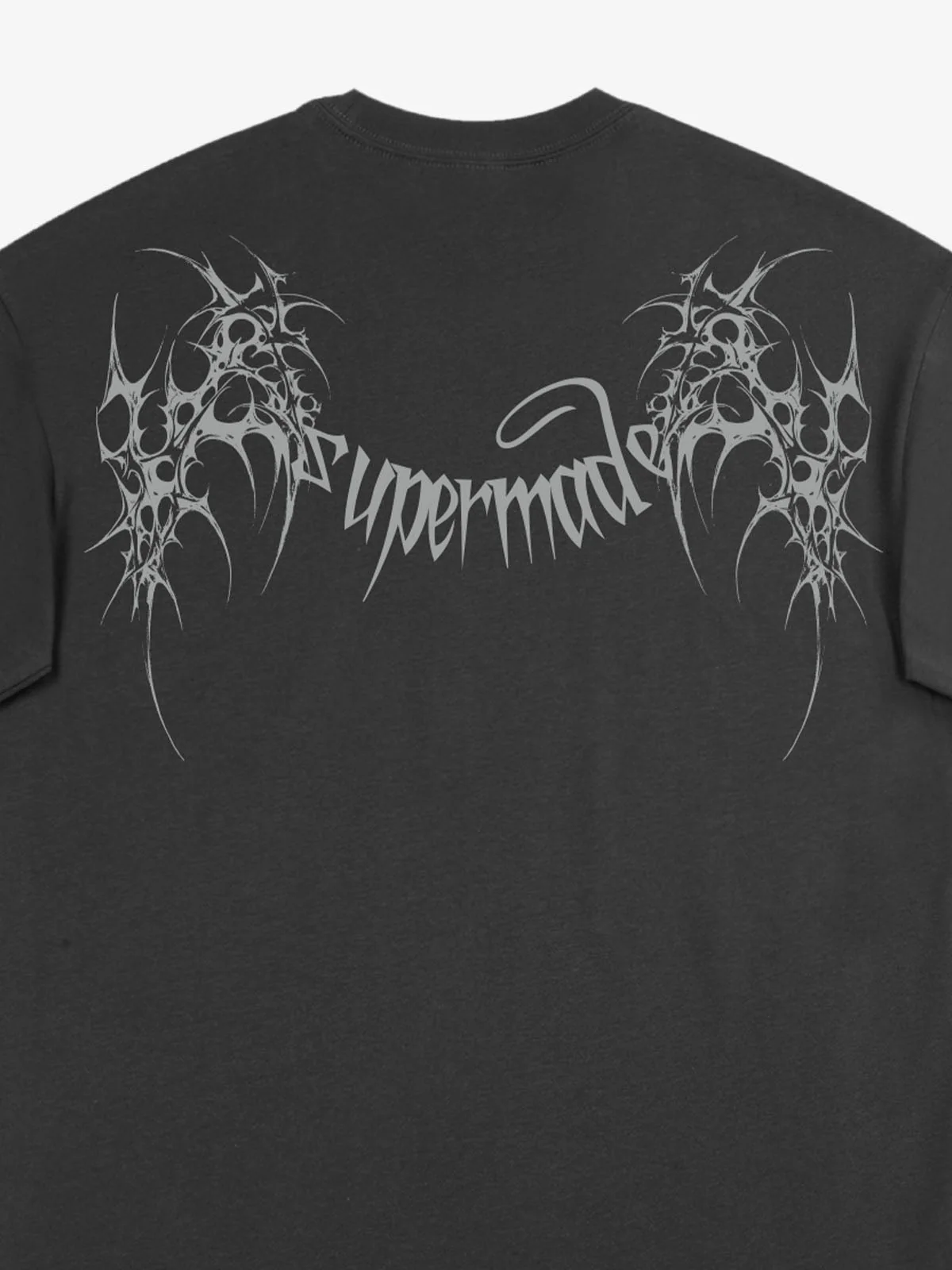 SUPM Gothic Sharp Letter Graphic T-Shirt - Image 18