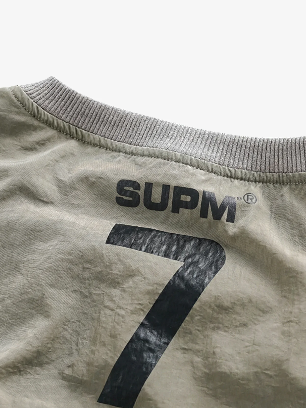 Sporty Outdoor Long-Sleeve T-Shirt - Image 12