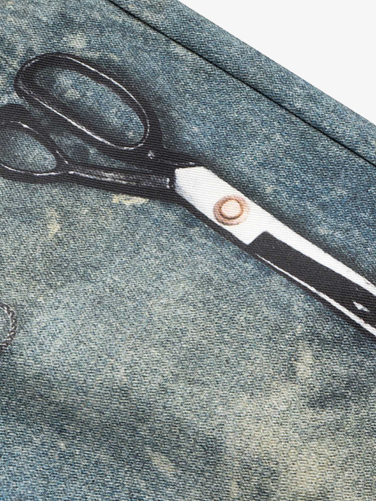 Retro Scissors Print Cropped Denim Shorts - 2501 - Image 4