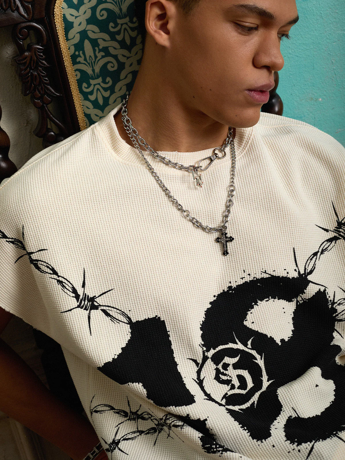 Waffle Thorn Print Sleeveless T-Shirt - Image 10
