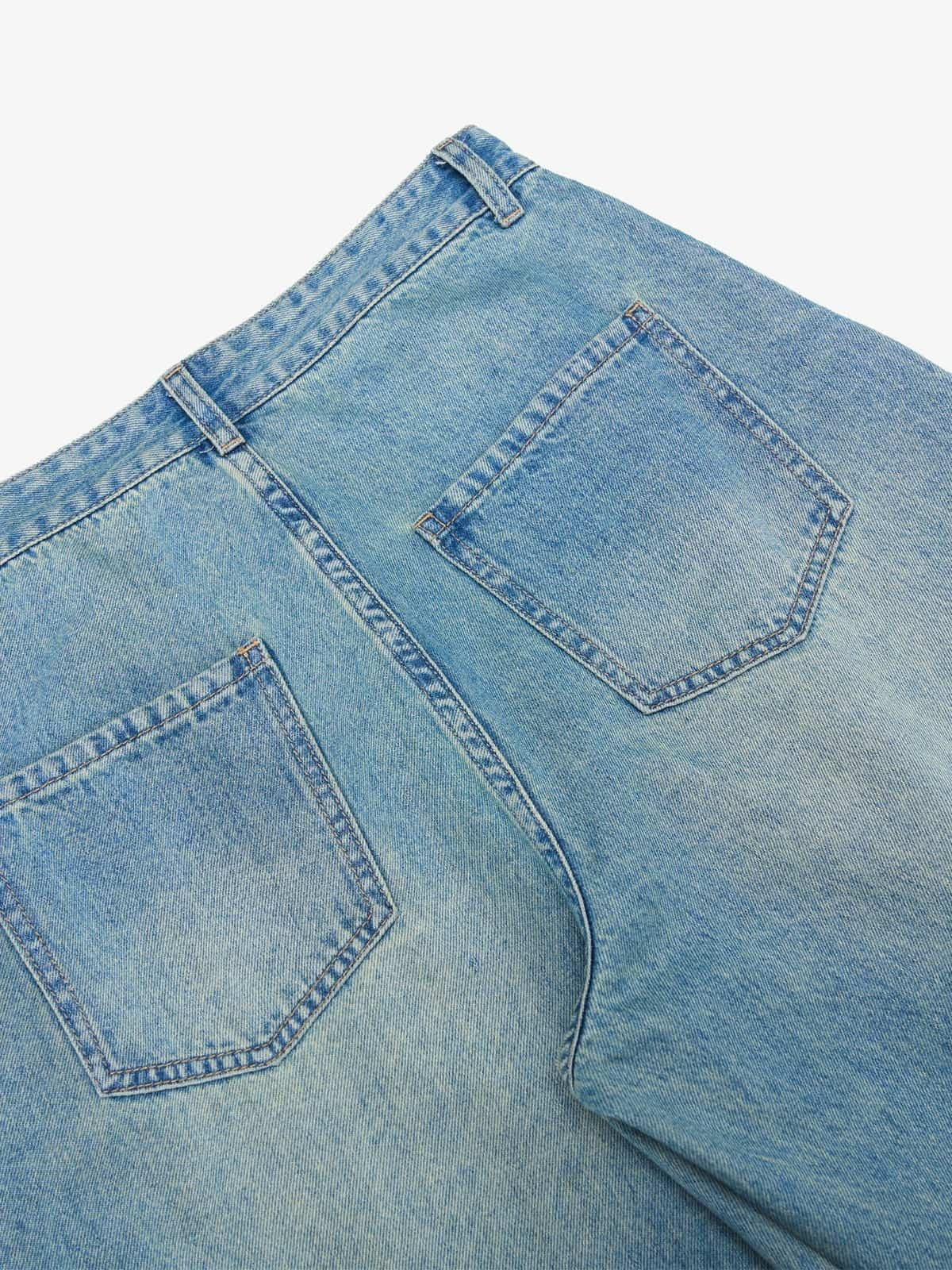 Vintage Light-Wash Pleated Barrel Jeans - Image 9
